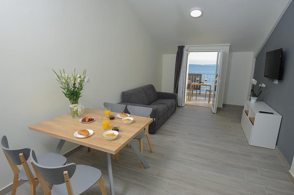 Seaside Luxury Suites ポドストラナ エクステリア 写真
