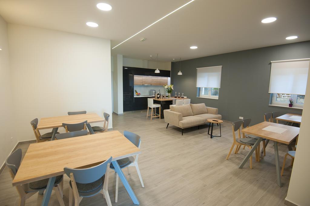 Seaside Luxury Suites ポドストラナ エクステリア 写真